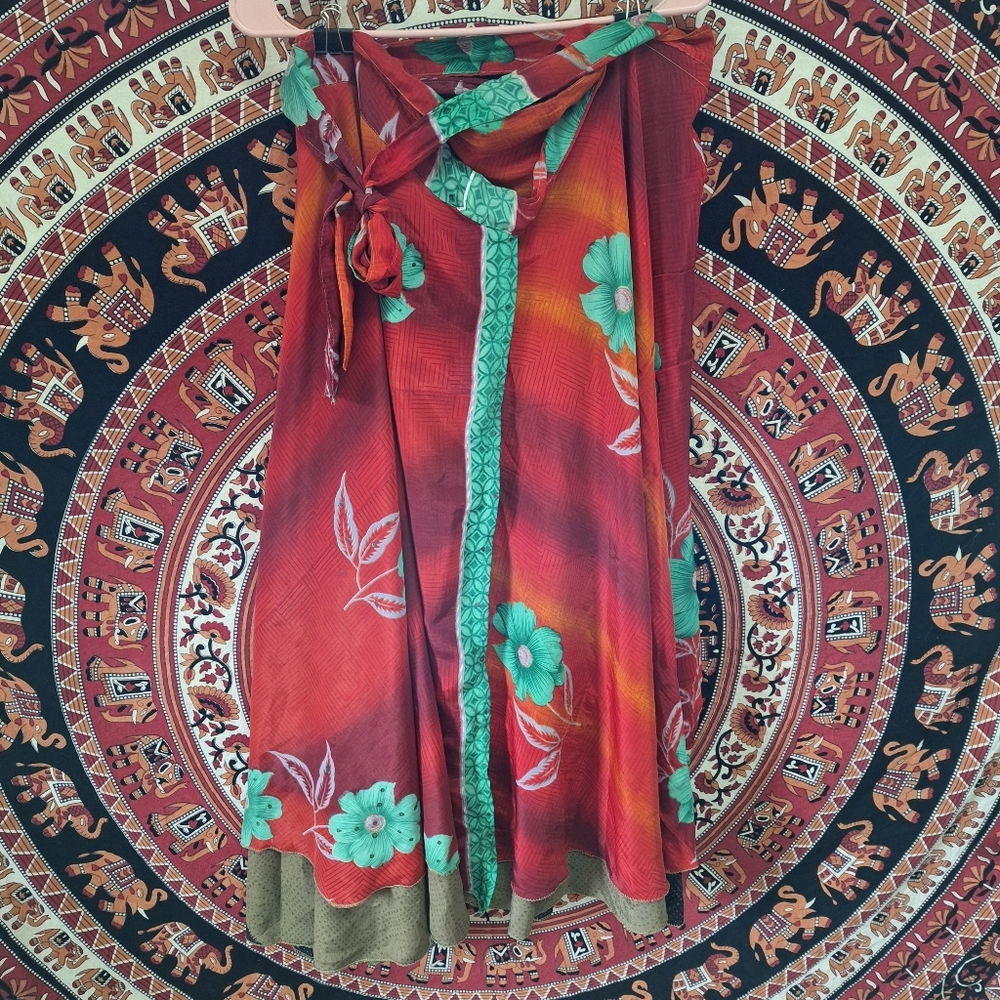 Darn Good Yarn Handmade Reversible Sari Wrap Skirt Adjustable Size 4 to Size 12